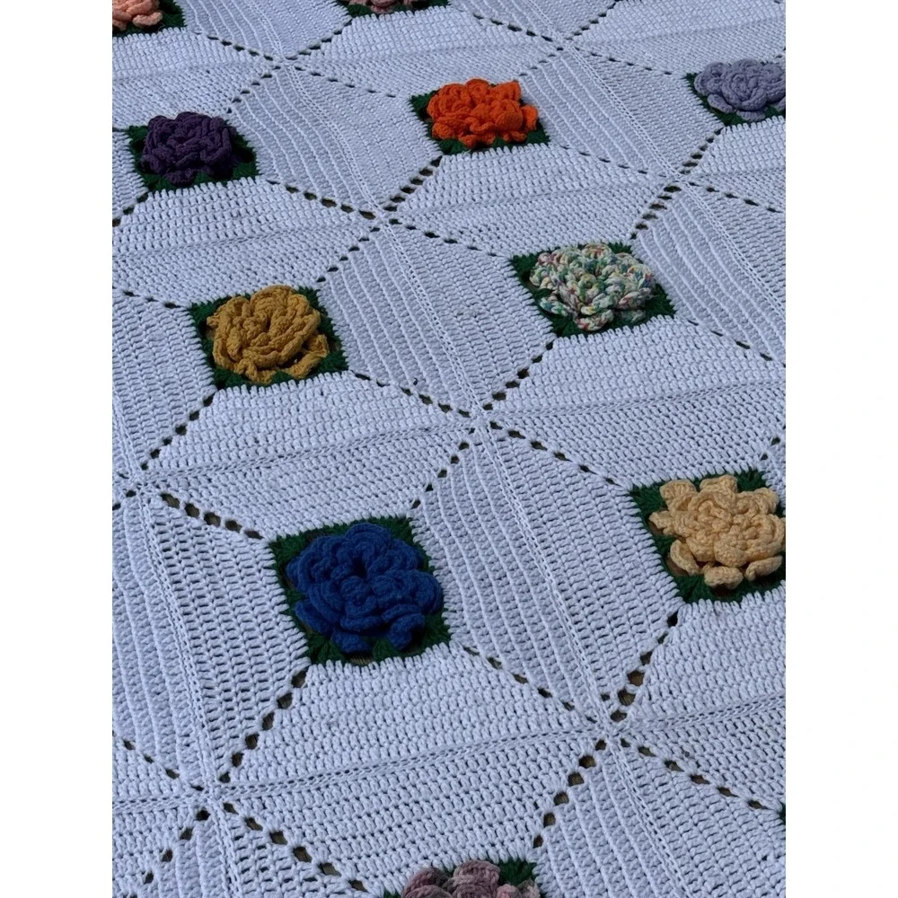 Vtg White Crochet 3D‎ Rose Afghan Blanket Granny Square 100